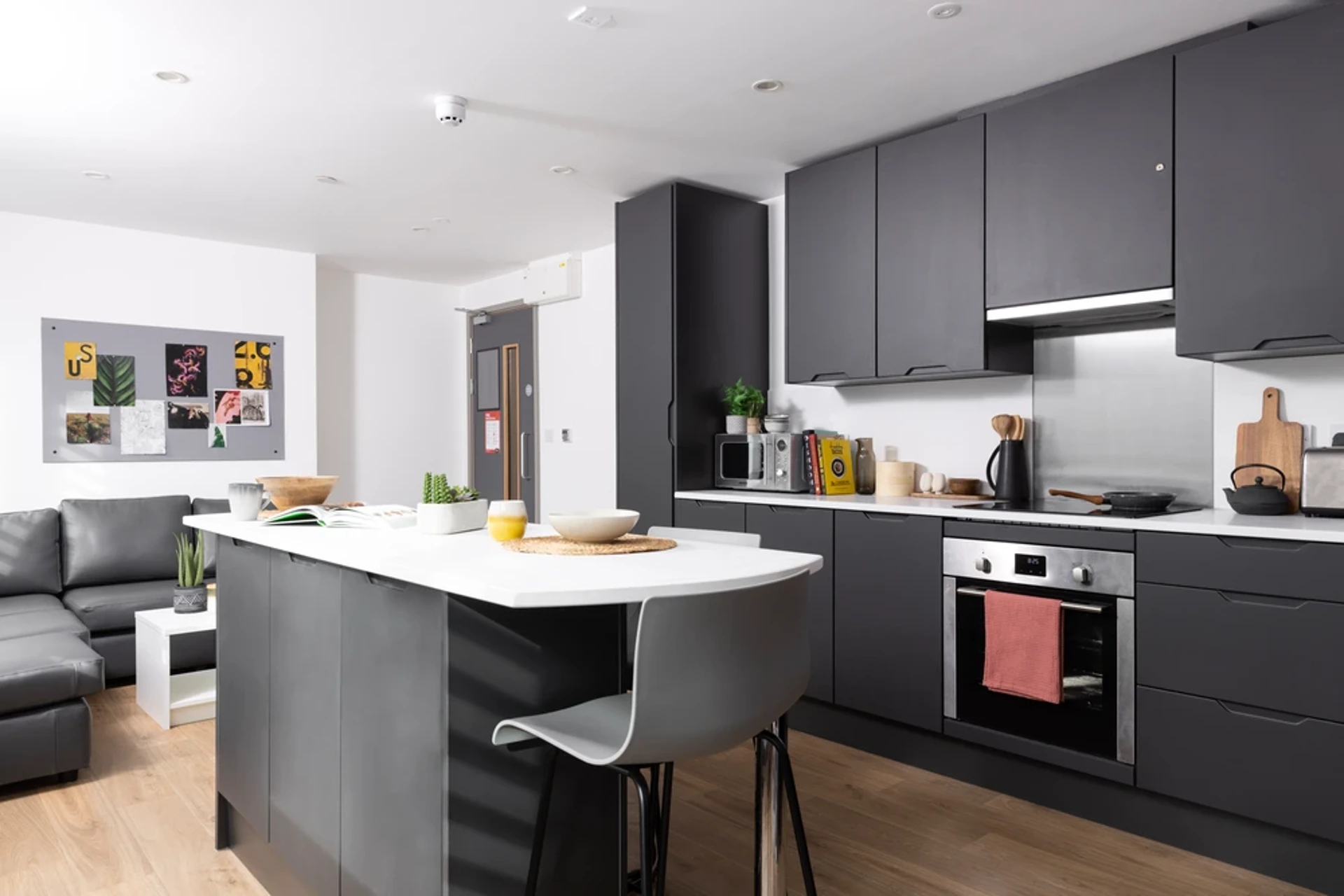 London_HayloftPoint_SharedKitchen